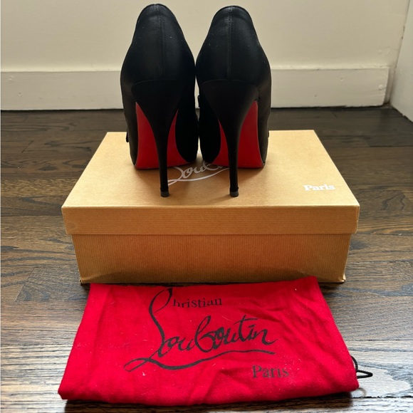 Christian Louboutin Lady Page 120 Satin/Velvet pumps, size 38 - Picture 6 of 11